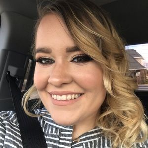 Meet your Posher, Kendra